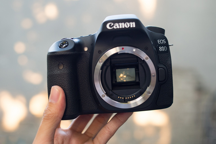 Máy ảnh Canon EOS 80D + Lens EF-S 18 - 135mm IS USM (Lê Bảo Minh)