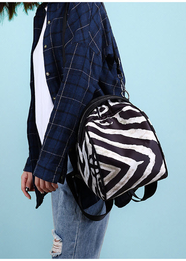 Balo vải dù nữ sọc trắng đen thời trang THB176