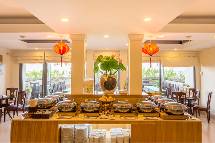 Buffet Chay Buổi Tối Hơn 40 Món Tại Nhà Hàng Cỏ Nội - Bông Sen Hotel Annex