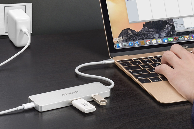 Hub USB Type-C Anker Premium 3 Cổng Ethernet / USB 3.1 Gen 1 / USB Type-C Hỗ Trợ PowerDelivery PD A8032 - Hàng Chính Hãng