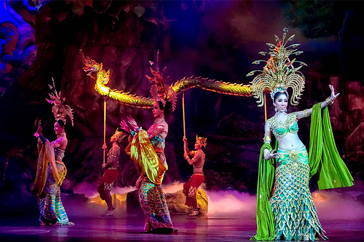 Vé Xem Alcazar Cabaret Show Ở Pattaya, Thái Lan - Ghế Deluxe