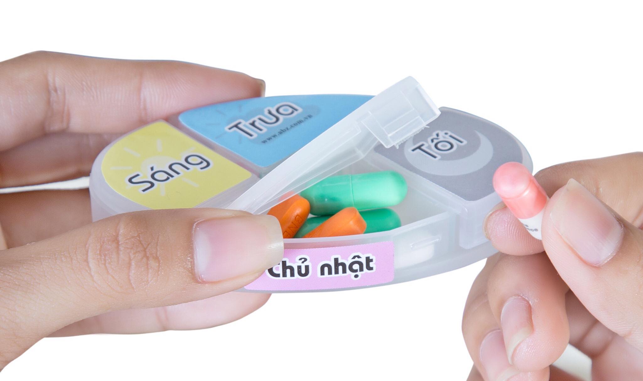 Hộp chia thuốc đa năng Hatari