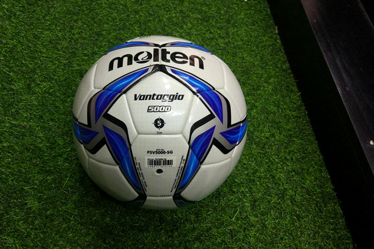 Bóng Đá Molten F5V5000 Số 5