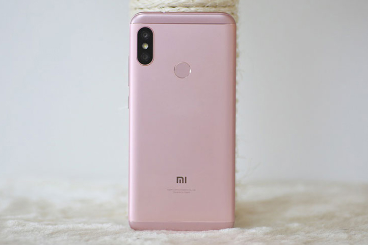 Bộ Điện Thoại Xiaomi Redmi 6 Pro (32GB/3GB) + Dán Cường Lực 5D Full Màn + Ốp Lưng - Hàng Nhập Khẩu
