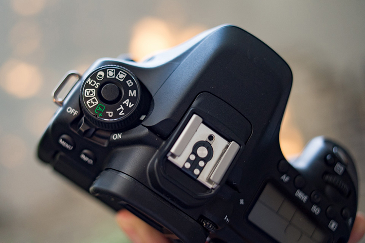 Máy ảnh Canon EOS 80D + Lens EF-S 18 - 135mm IS USM (Lê Bảo Minh)