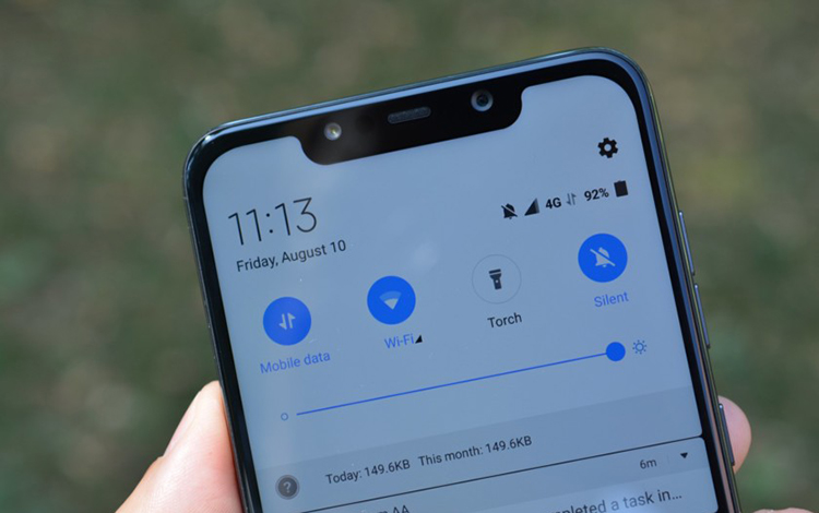 Điện Thoại Pocophone F1 - Hàng Chính Hãng