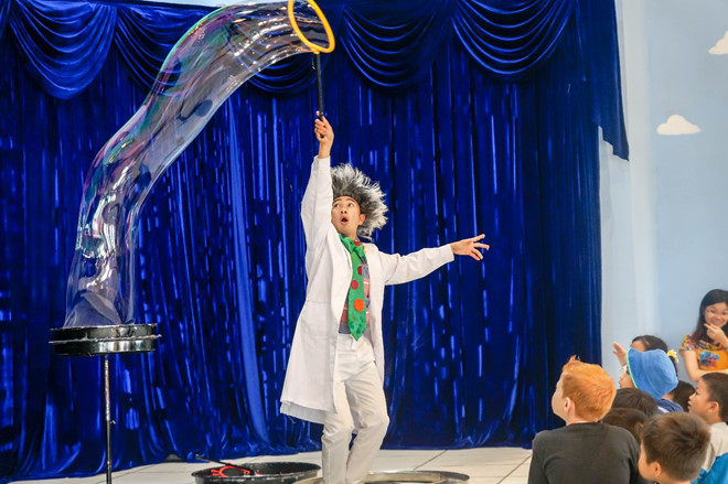 Vé Vui Chơi Các Trò Trong Khu Tuyết Tại Snow Town Thứ 2 - Thứ 6