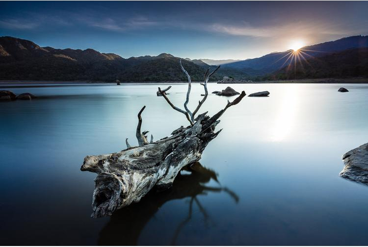 Lens Canon 16-35mm f/4 L IS EF (Hàng Nhập Khẩu) - Tặng Tấm Da Cừu Lau Ống Kính