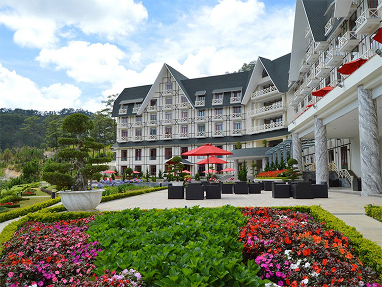 Swiss-Belresort Đà Lạt 5* - Buffet Sáng, Xe Đưa Đón, Hồ Bơi Nước Ấm