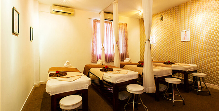 Paradise Beauty & Spa - Combo 2: Xông Hơi, Ngâm Chân + Chăm Sóc Da Mặt + Massage Body Đá Nóng + Dưỡng Sáng Mịn Da 150 Phút