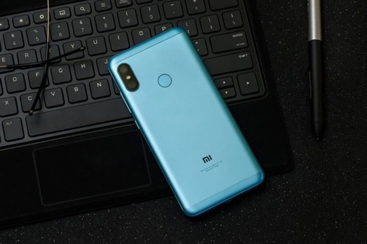 Bộ Điện Thoại Xiaomi Redmi 6 Pro (32GB/3GB) + Dán Cường Lực 5D Full Màn + Ốp Lưng - Hàng Nhập Khẩu