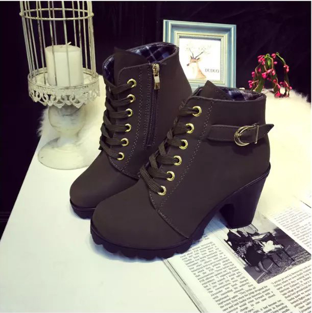 Boot nữ cổ ngắn cá tính màu xanh rêu GBN2702