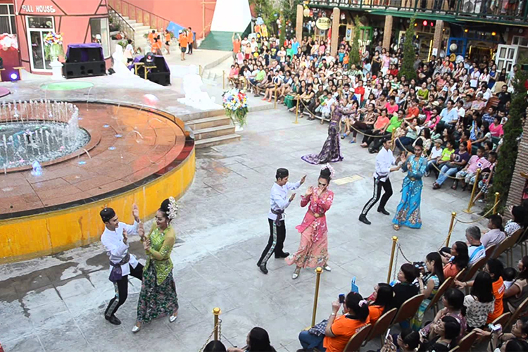 Vé Tham Quan Thành Phố Tình Yêu - Mimosa + Show Cabaret Ở Pattaya, Thái Lan