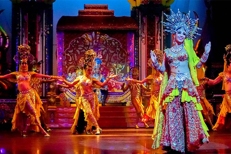 Vé Xem Alcazar Cabaret Show Ở Pattaya, Thái Lan - Ghế Deluxe