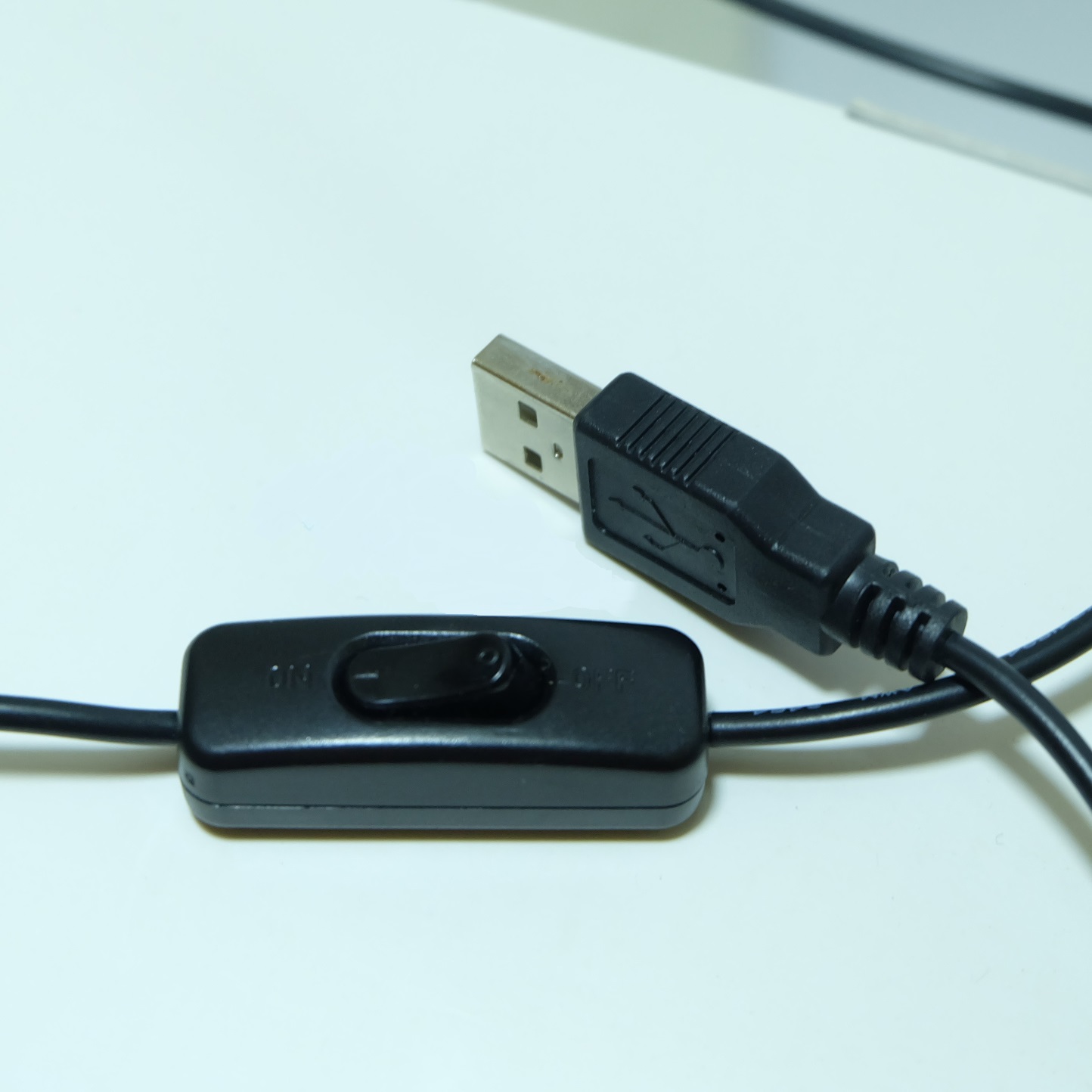 Đèn kẹp đọc sách