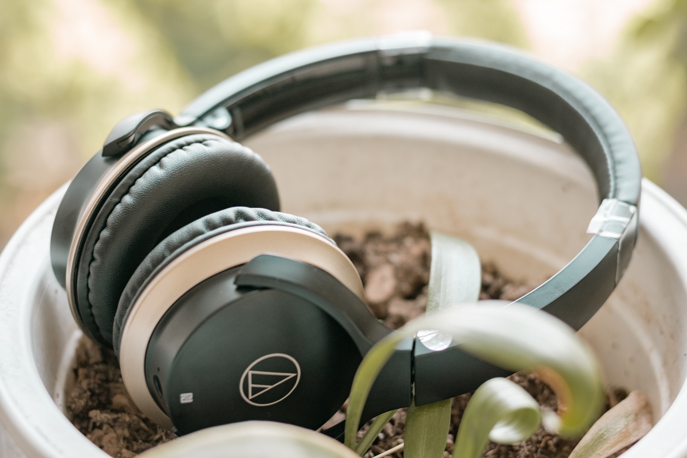 Tai Nghe Bluetooth Trên Tai AUDIO-TECHNICA ATH-AR3BT - Hàng Chính Hãng