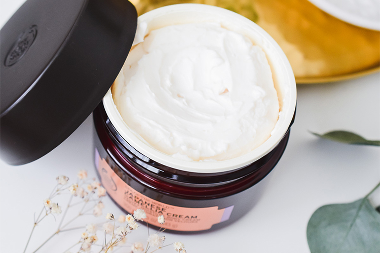 Kem Dưỡng Thể The Body Shop Japanese Camellia Spa Of The World (350ml)