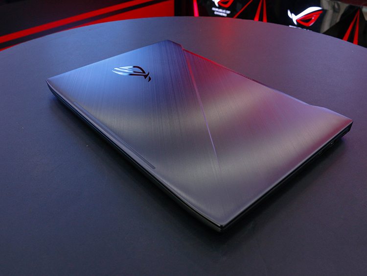 Laptop Gaming Asus ROG Strix SCAR GL703GM-E5016T Core i7-8750H/Win10 (17.3 inch) - Gunmetal Aluminum - Hàng Chính Hãng