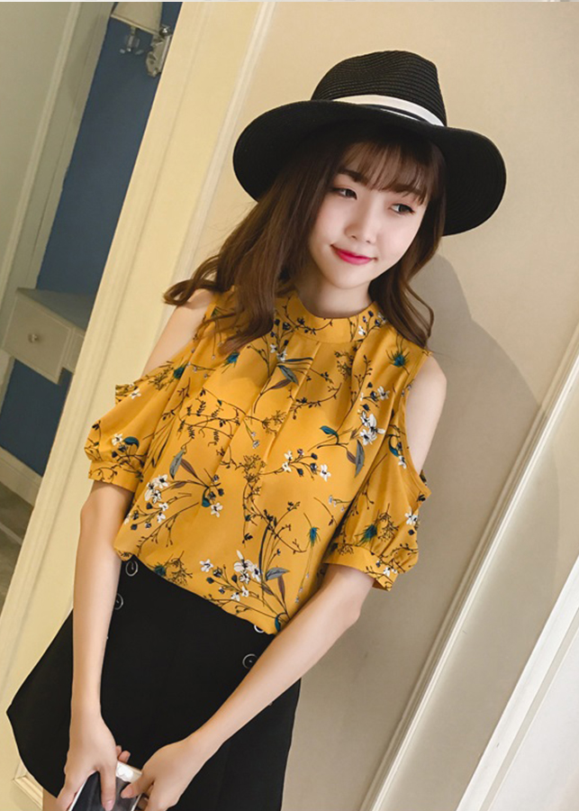 Áo nữ hở vai họa tiết hoa nhỏ ale23