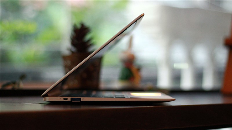 Laptop Masstel L133