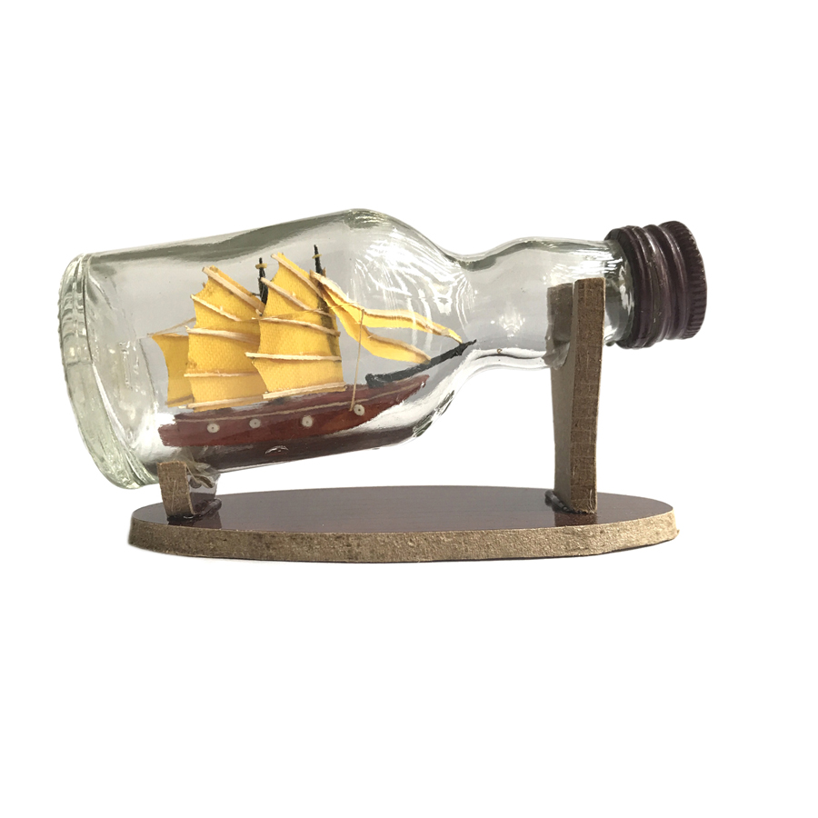 Mô hình thuyền gỗ trong chai thủy tinh