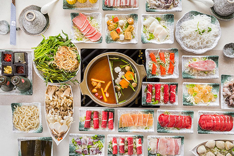 Buffet Lẩu Ăn Thả Ga Với Bò Mỹ, Tôm Sú Không Gian Sang Trọng Tại Nhà Hàng Hoàng Yến