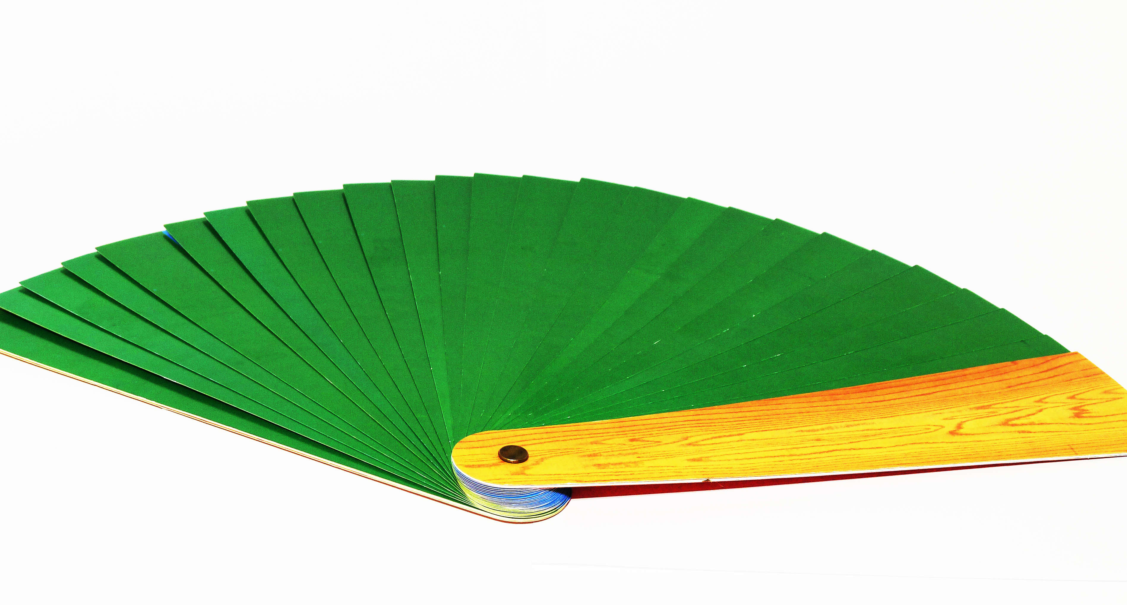 Đạo cụ ảo thuật  : Quạt xòe 4 màu sân khấu