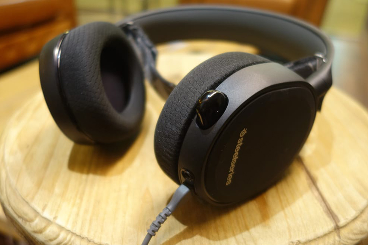 Tai Nghe Gaming SteelSeries Arctic 3 RGB - Hàng Chính Hãng