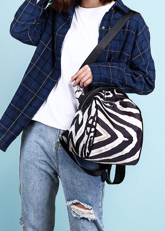 Balo vải dù nữ sọc trắng đen thời trang THB176