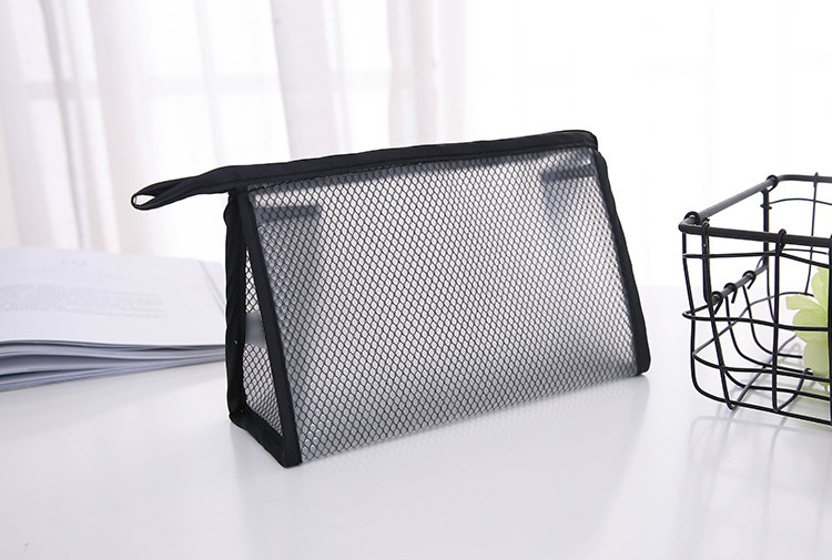 Túi Đựng Đồ Trang Điểm Không Thấm Nước- Đen (30 x 21 cm)