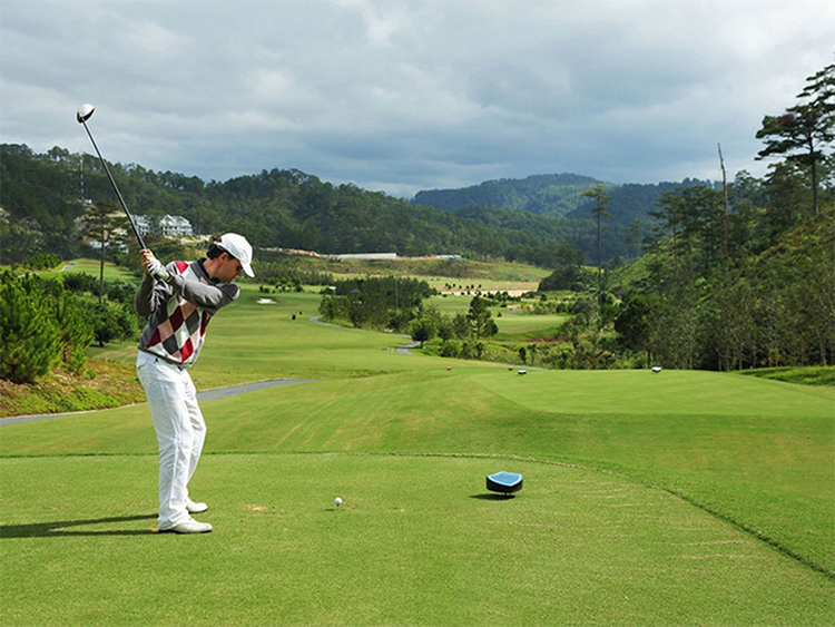 SAM Tuyền Lâm Golf Club 4* Đà Lạt - Giá Đặc Biệt, Buffet Sáng, Hồ Bơi, Xe Đưa Đón