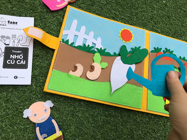 Sách Vải Sabe Kể  Chuyện Nhổ Củ Cải 