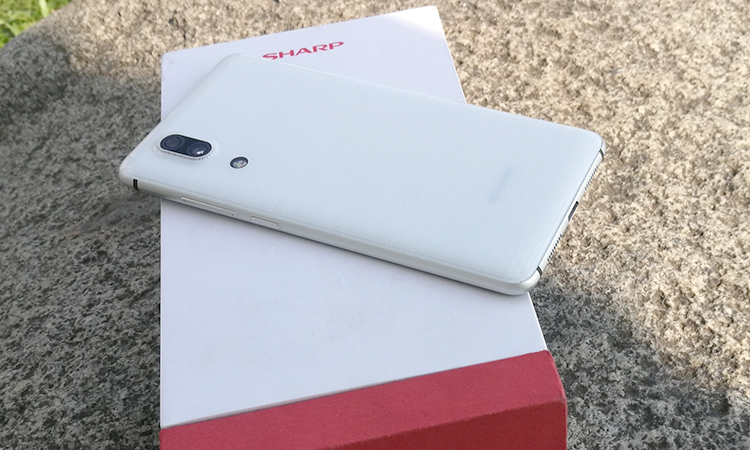 Điện Thoại Sharp AQUOS S2 - Hàng Chính Hãng - Xanh