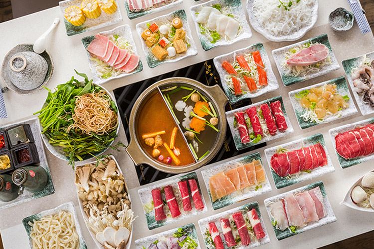 Buffet Lẩu Ăn Thả Ga Với Bò Mỹ, Tôm Sú Không Gian Sang Trọng Tại Nhà Hàng Hoàng Yến