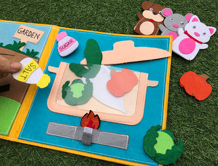 Sách Vải Sabe Kể  Chuyện Nhổ Củ Cải 