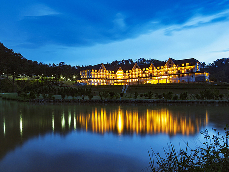 Swiss-Belresort Đà Lạt 5* - Buffet Sáng, Xe Đưa Đón, Hồ Bơi Nước Ấm