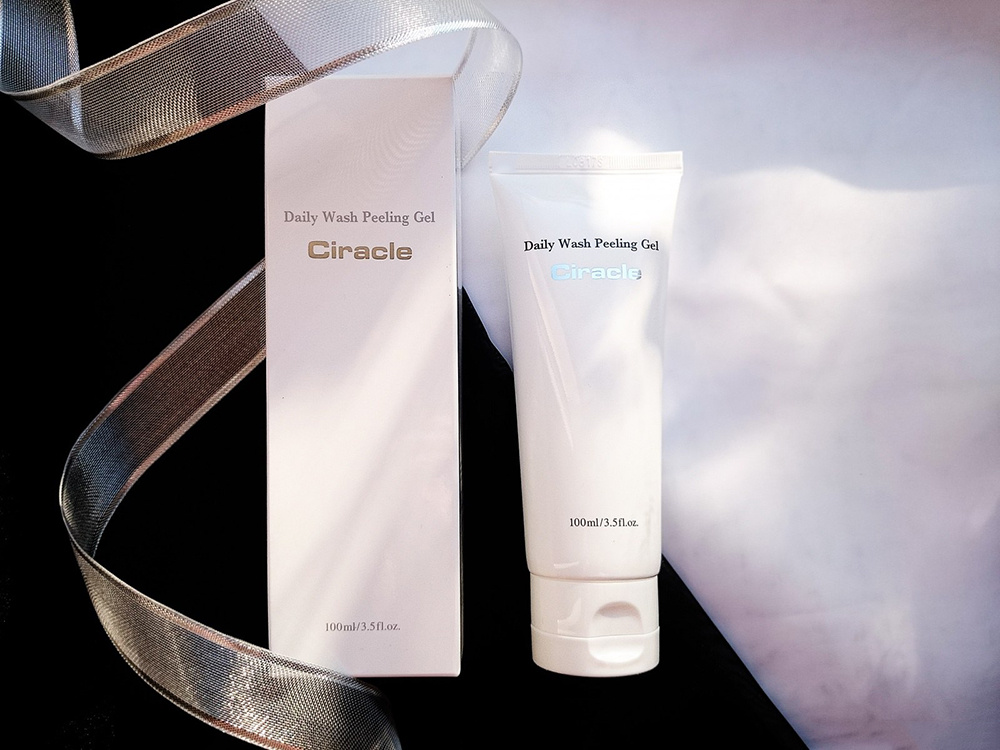 Gel rửa mặt tẩy tế bào chết loại bỏ mụn đầu đen, kiểm soát nhờn Ciracle Pore Control Daily Wash Peeling Gel 100ml