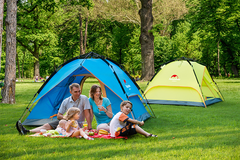 Thảm Dã Ngoại Naturehike (200 x 200 cm) - Giao Màu Ngẫu Nhiên