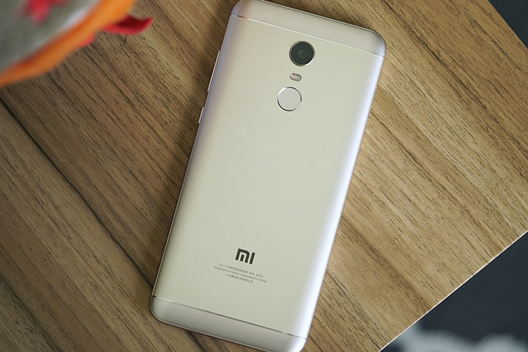 Điện Thoại Xiaomi Redmi 5 Plus (32GB/3GB) - Hàng Chính Hãng DGW