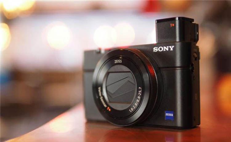 Máy Ảnh Sony RX100 V (Hàng Chính Hãng) - Tặng Thẻ 64G + Túi Máy