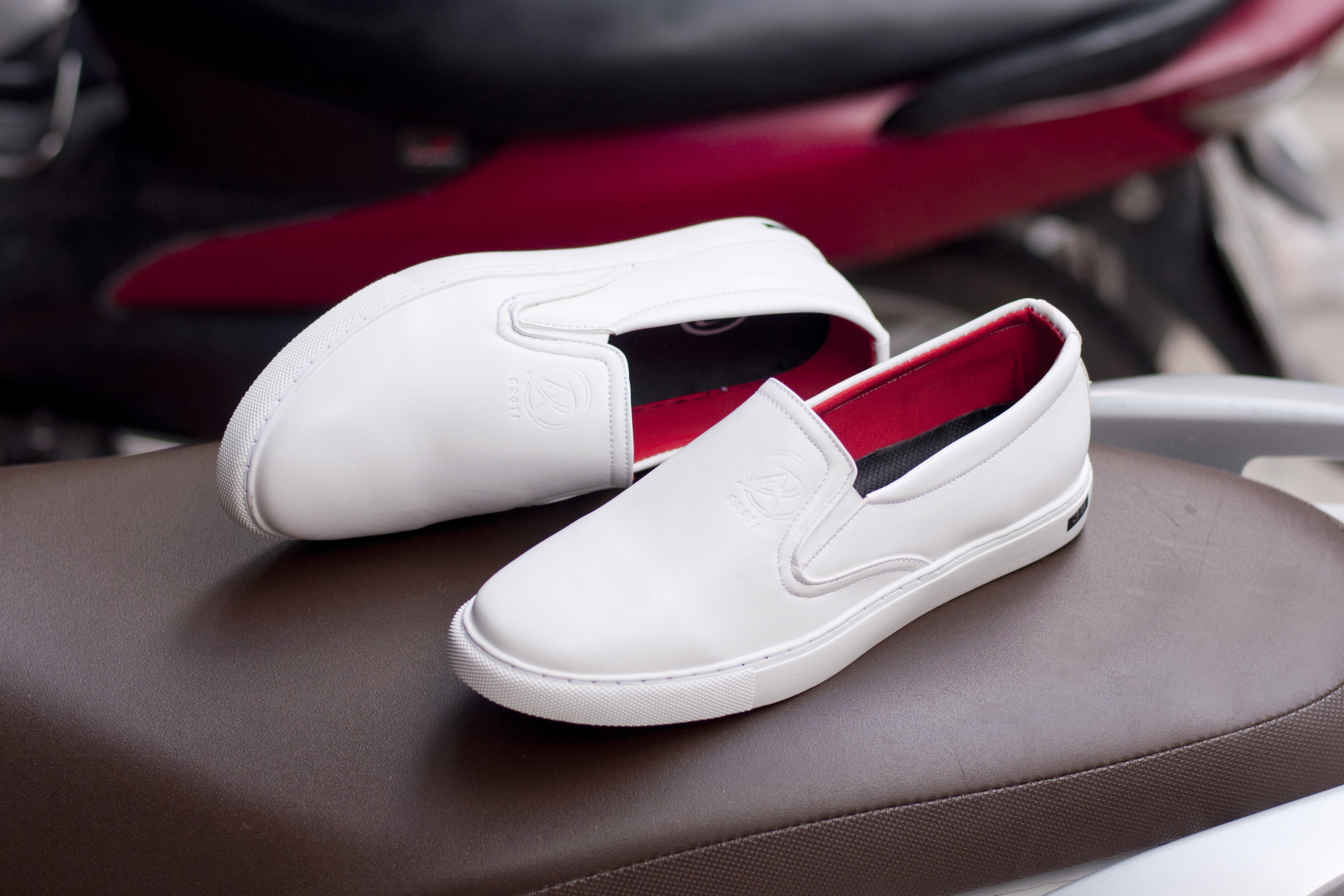 Giày slip on nam - Giày thể thao nam đẹp M498 màu trắng