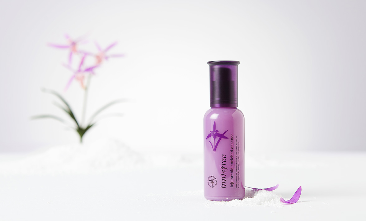 Tinh Chất Dưỡng Ngăn Ngừa Lão Hóa Sớm Từ Hoa Lan Innisfree Jeju Orchid Enriched Essence (50ml)