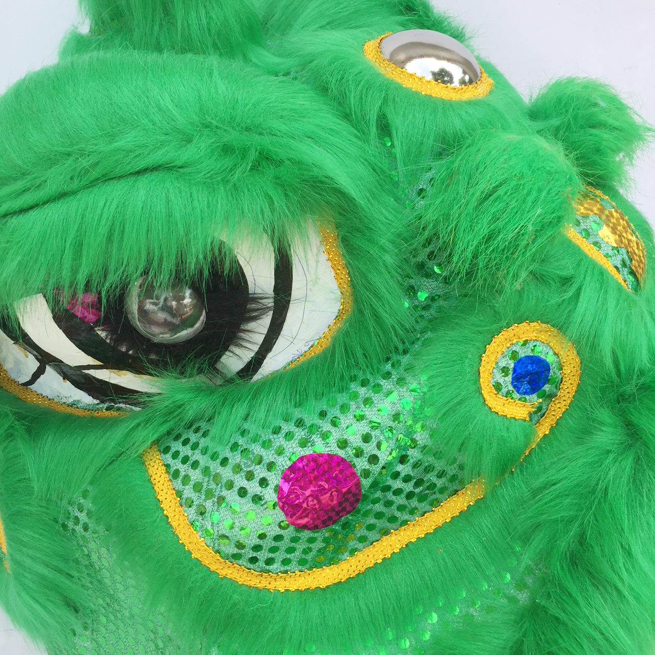 Đầu lân trung thu có đèn cỡ đại 57cm x 54cm x 53cm - Màu xanh lá 