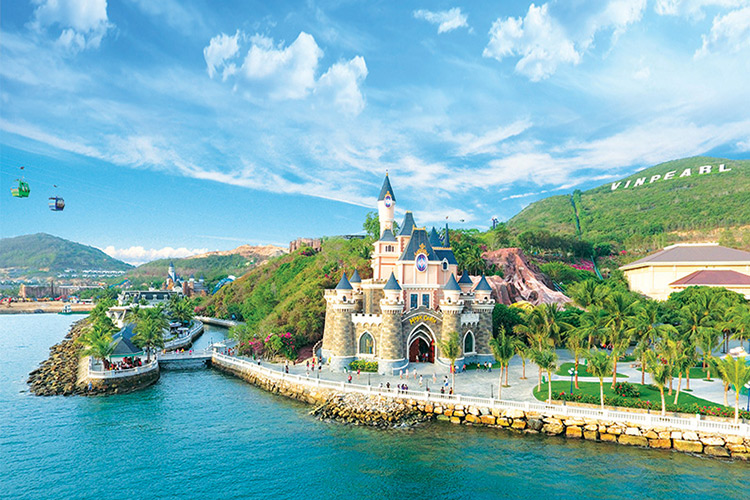 Vinpearl Discovery Nha Trang Empire Condotel - Studio Suite + Vinpearl Land