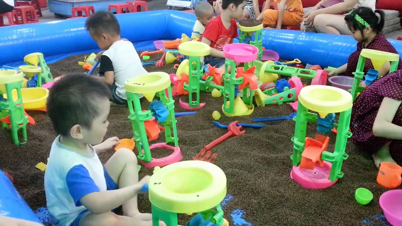 Bộ đồ chơi xúc cát 5 chi tiết có guồng quay cao 24cm