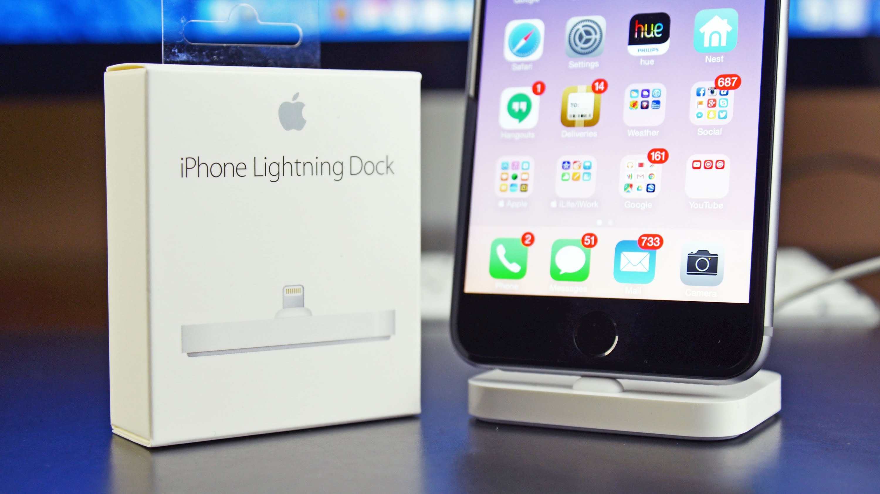 Đế Sạc Đứng Cổng Lightning Cho Iphone Apple Lightning Dock MNN62ZA/A - Hàng Chính Hãng - Đen