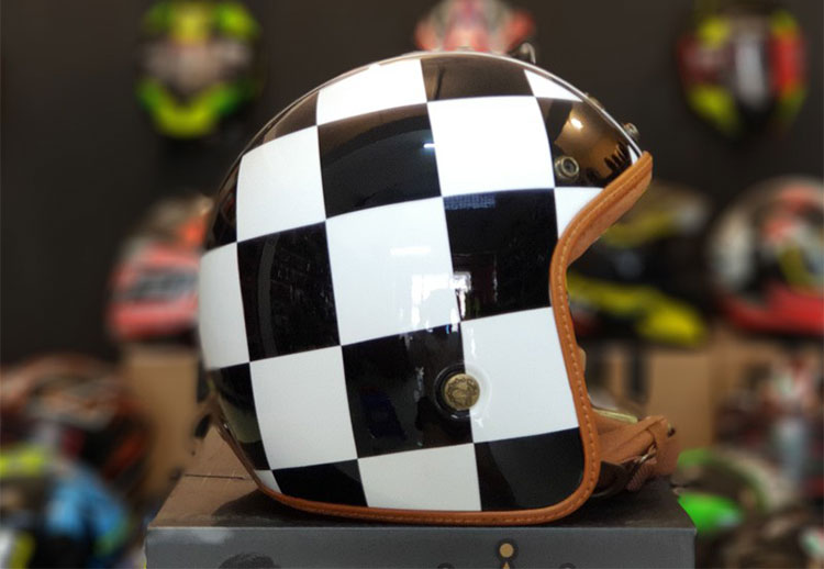 Mũ Bảo Hiểm 3/4 Bulldog Heli Fiberglass - Trắng Đen