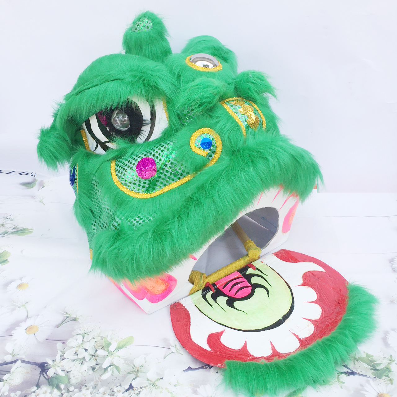 Đầu lân trung thu có đèn cỡ đại 57cm x 54cm x 53cm - Màu xanh lá 